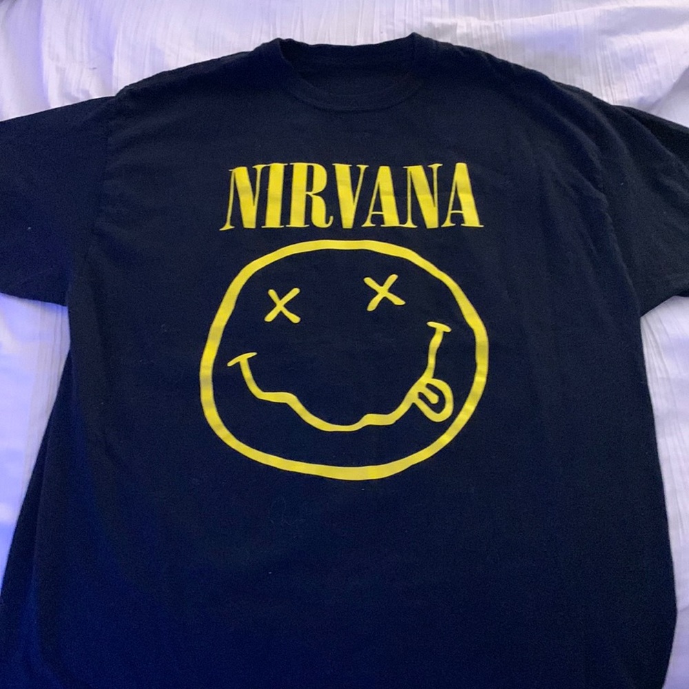 Nirvana smiley face black and yellow tee size XL